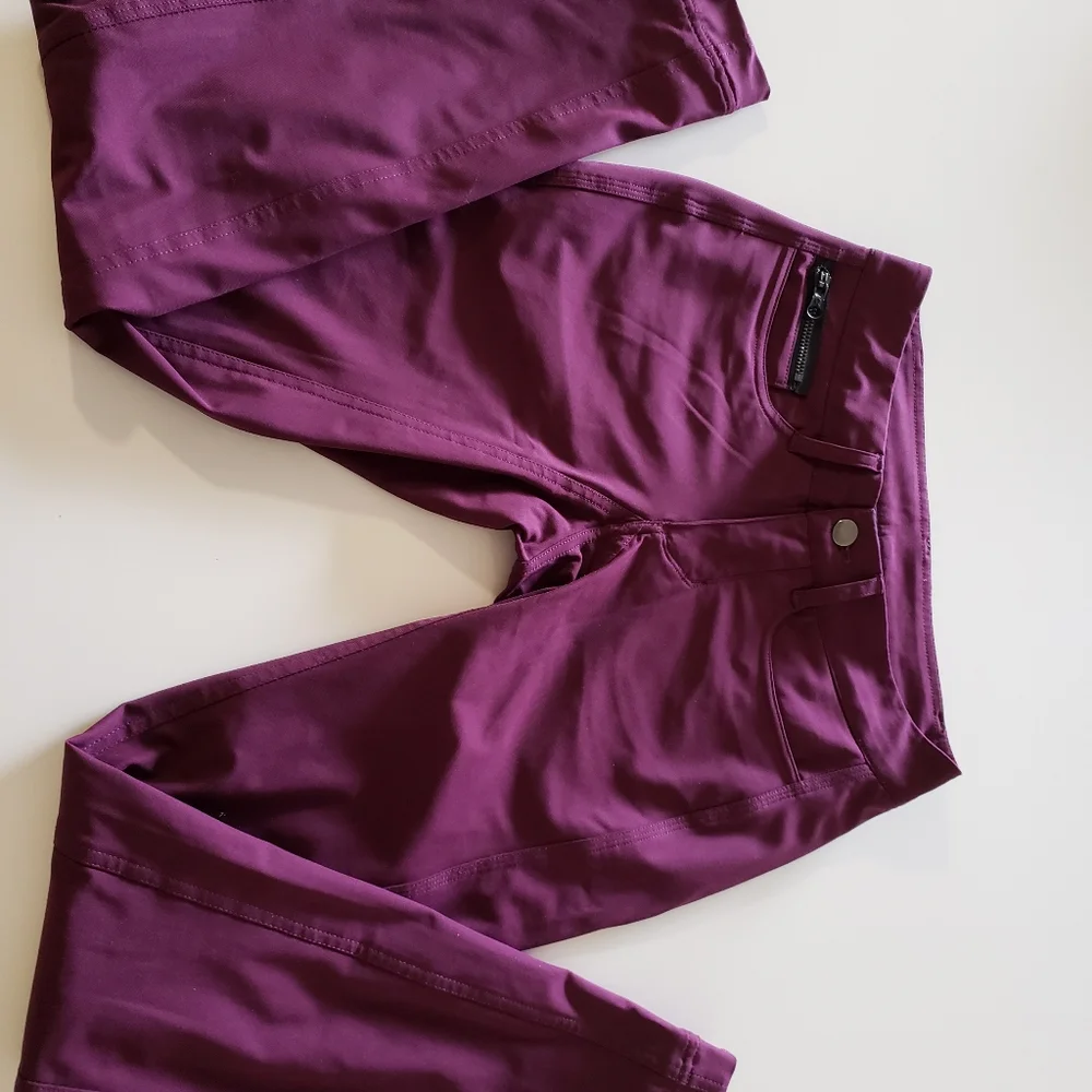 Lululemon - Picture 5 of 10